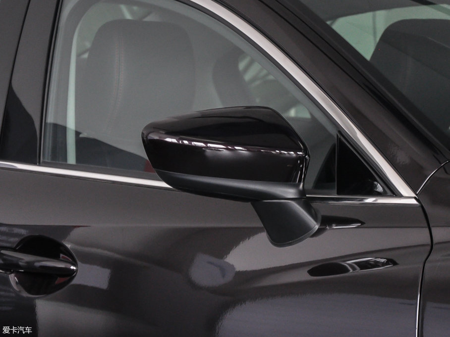 2017���Ɲ 2.0L �{(l��n)��r(sh��)�а�