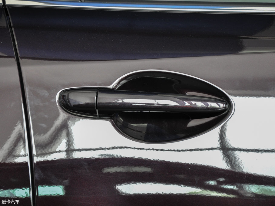 2017���Ɲ 2.0L �{��r�а�