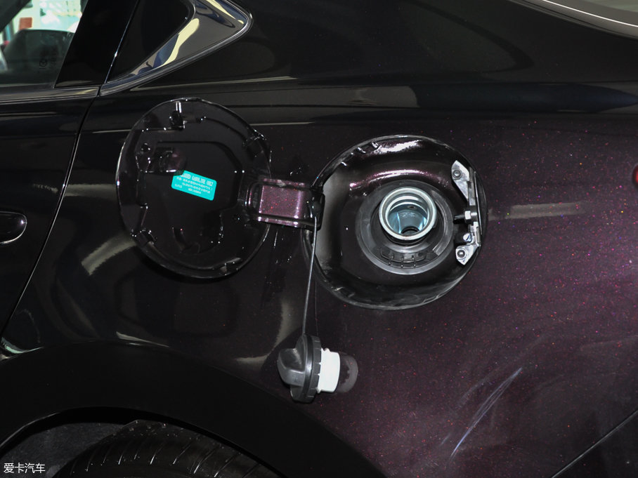 2017���Ɲ 2.0L �{��r�а�