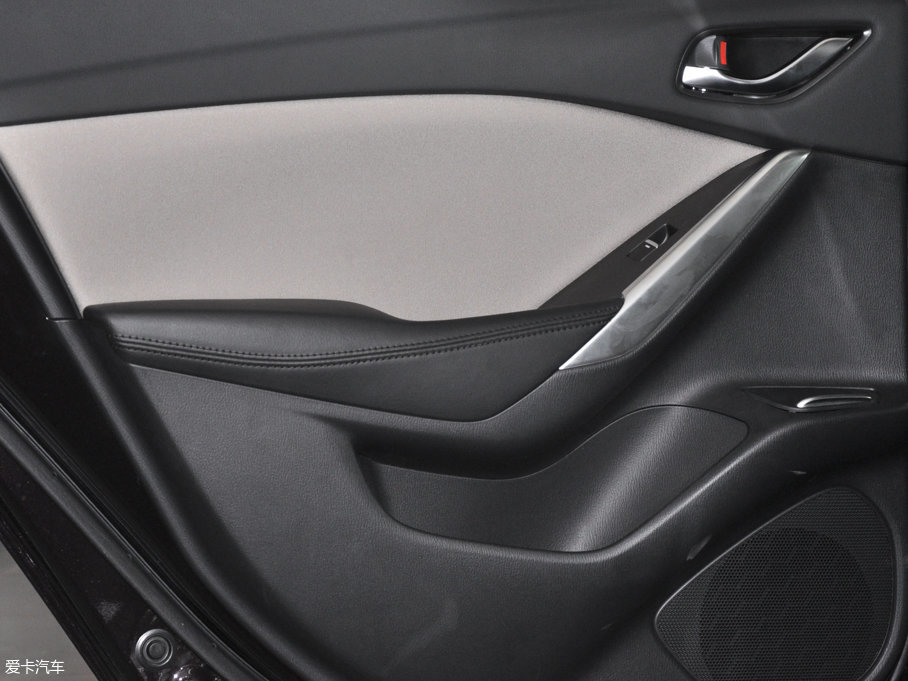 2017���Ɲ 2.0L �{��r�а�