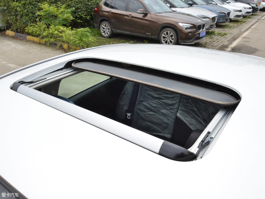 2017���Ɲ 2.5L �{���\�Ӱ�