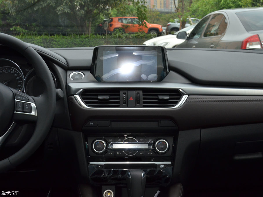 2017���Ɲ 2.5L �{���\�Ӱ�