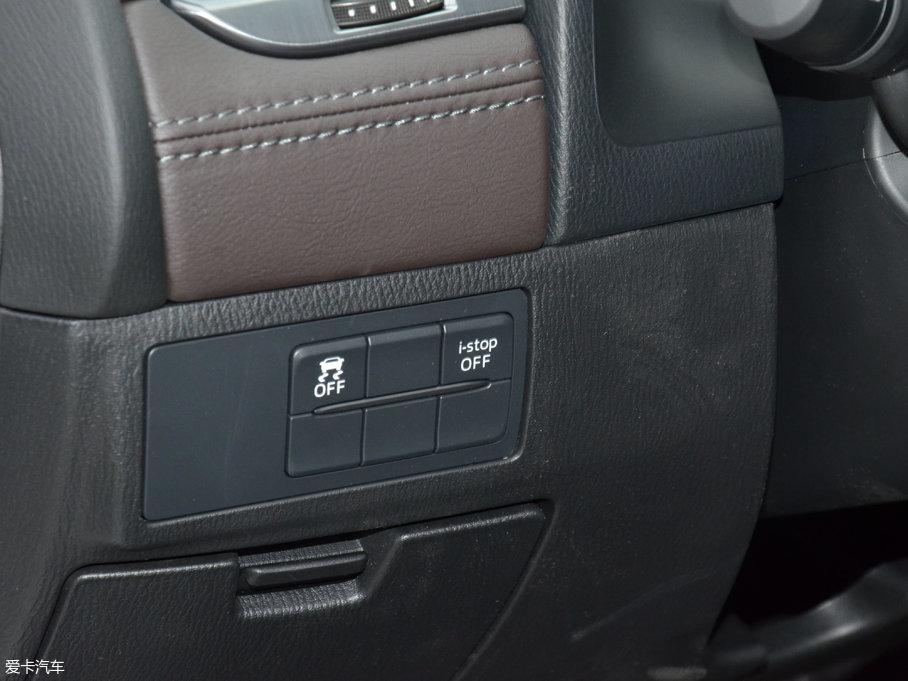 2017���Ɲ 2.5L �{���\�Ӱ�