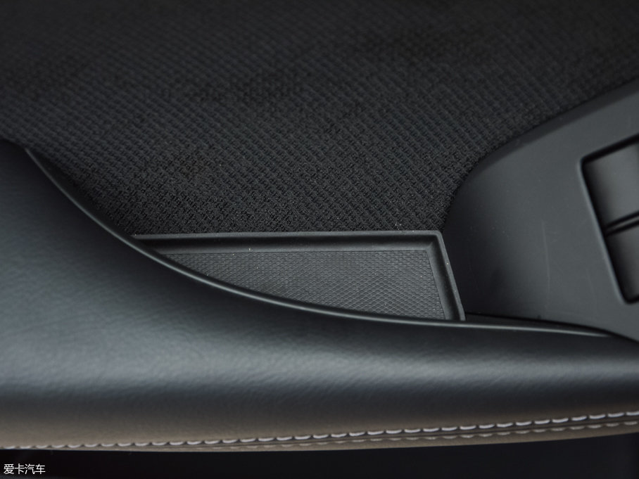 2017R_CX-4 2.0L ԄӃ{̽