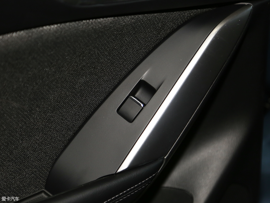 2018R_CX-4 2.0L քӃ{