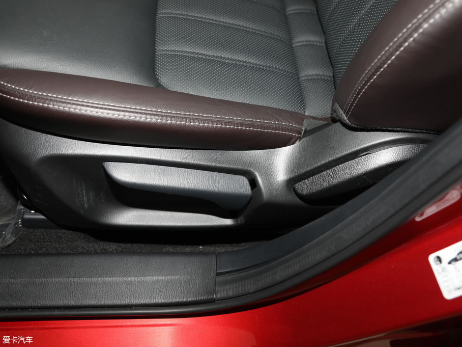 2018R_(d)CX-4 2.0L Ԅ(dng)(q){(ln)Ʒλ(j)