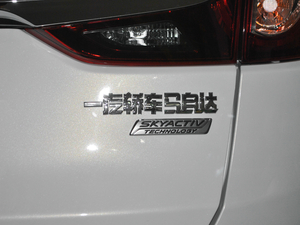 2018款2.0L 自动两驱蓝天探索版 细节外观