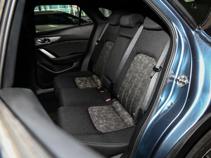 2018款2.0L 手动两驱蓝天活力版 后排座椅