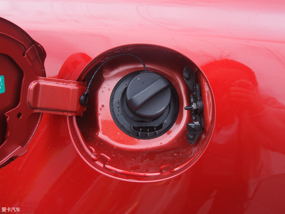 2018���Ɲ 2.5L �{�������