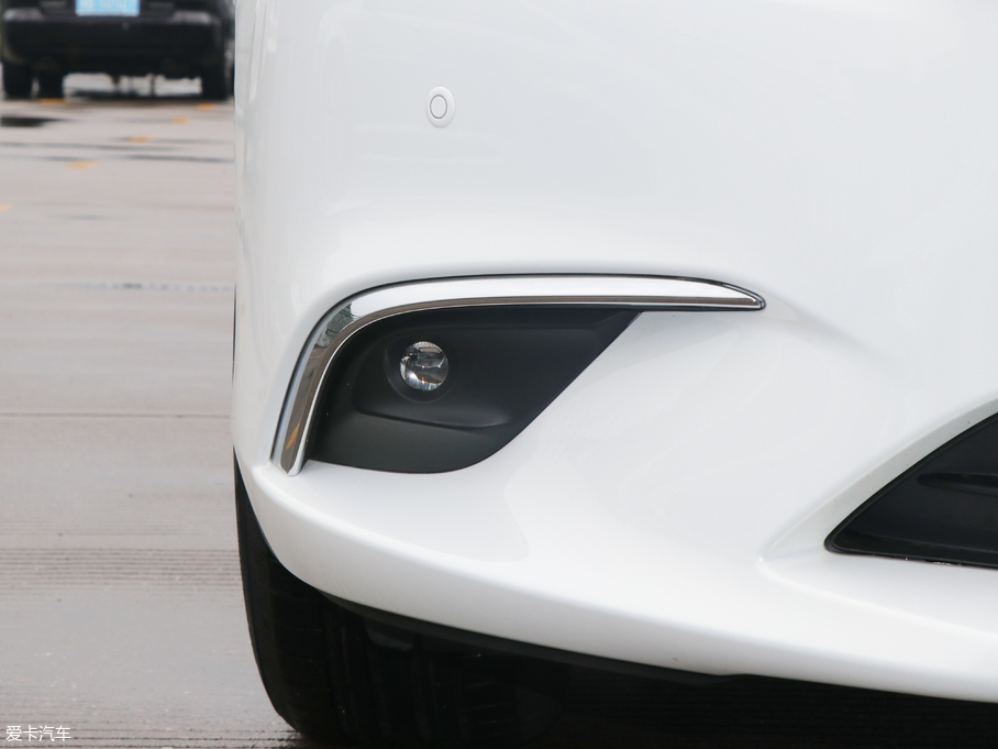 2018Ɲ 2.0L {(ln)F