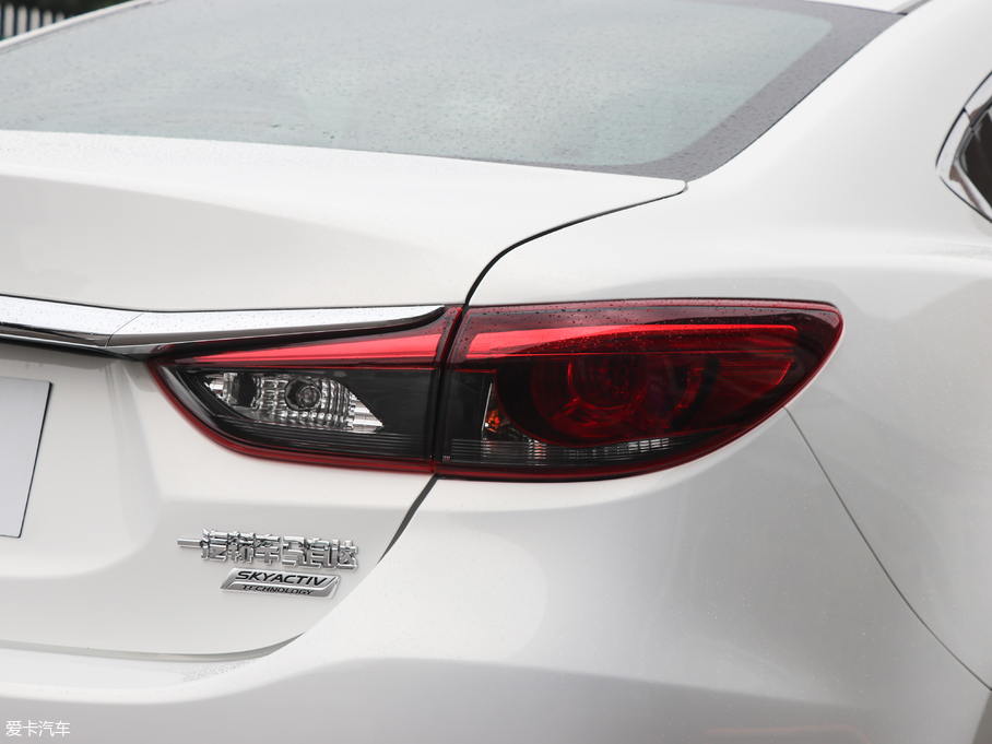 2018Ɲ 2.0L {(ln)F