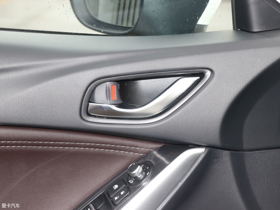 2018Ɲ 2.0L {(ln)F