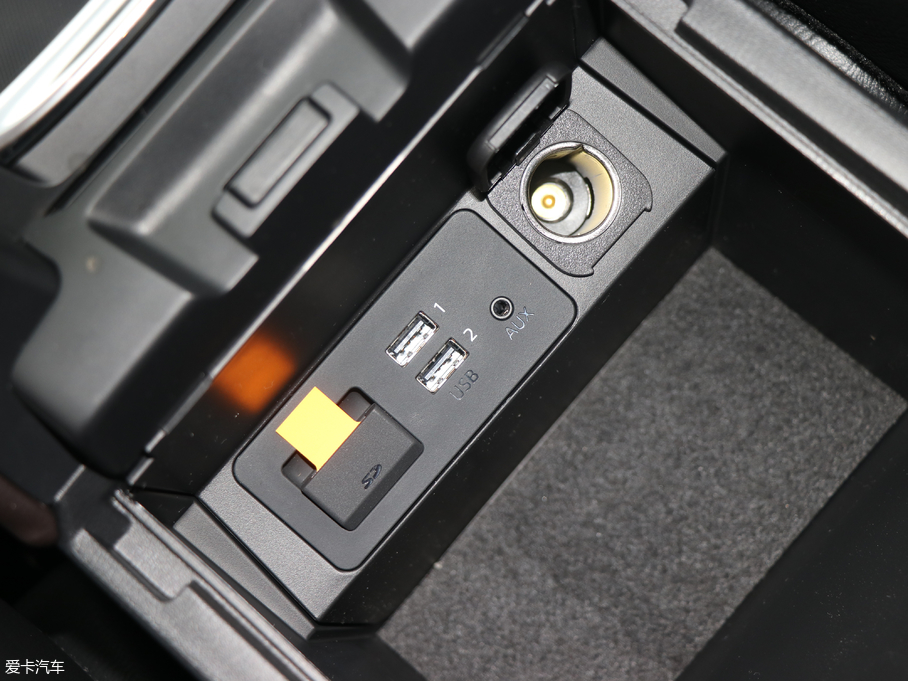 2018���Ɲ 2.0L �{�����F��