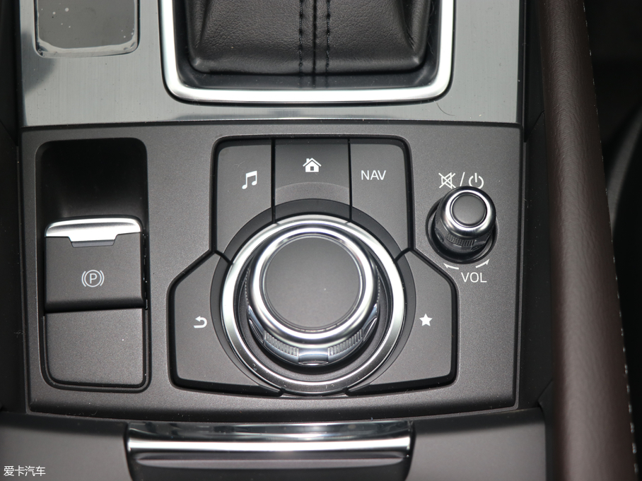 2018���Ɲ 2.0L �{�����F��