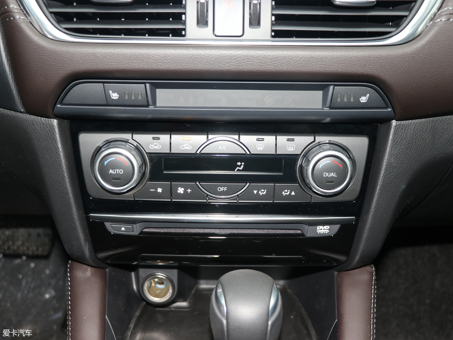 2018���Ɲ 2.0L �{�����F��