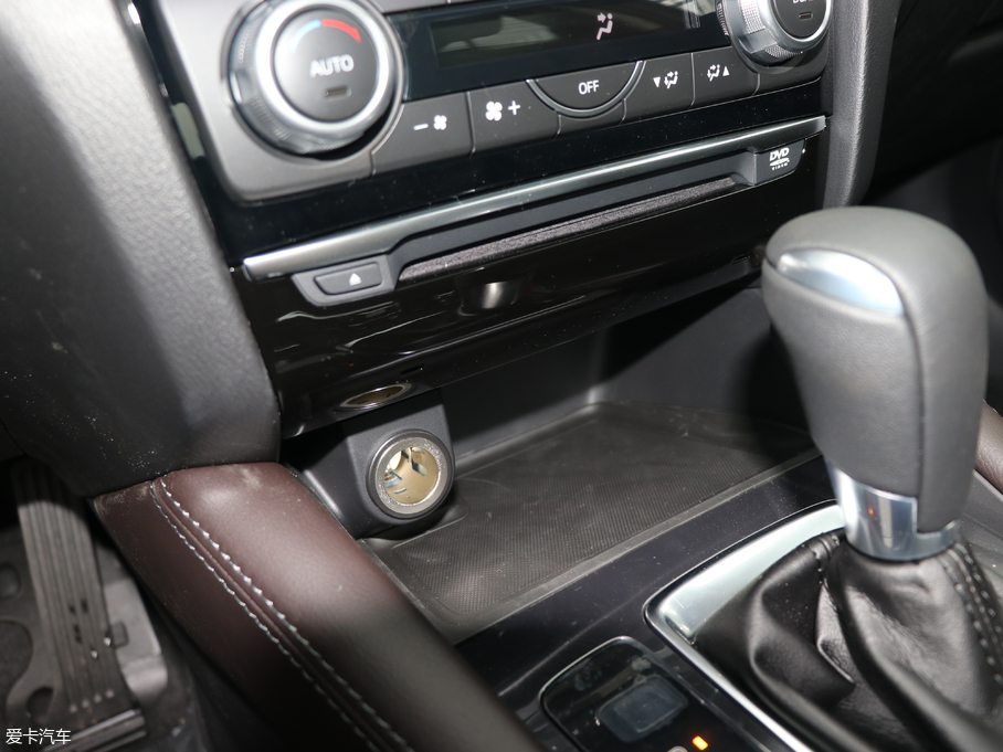 2018���Ɲ 2.0L �{�����F��