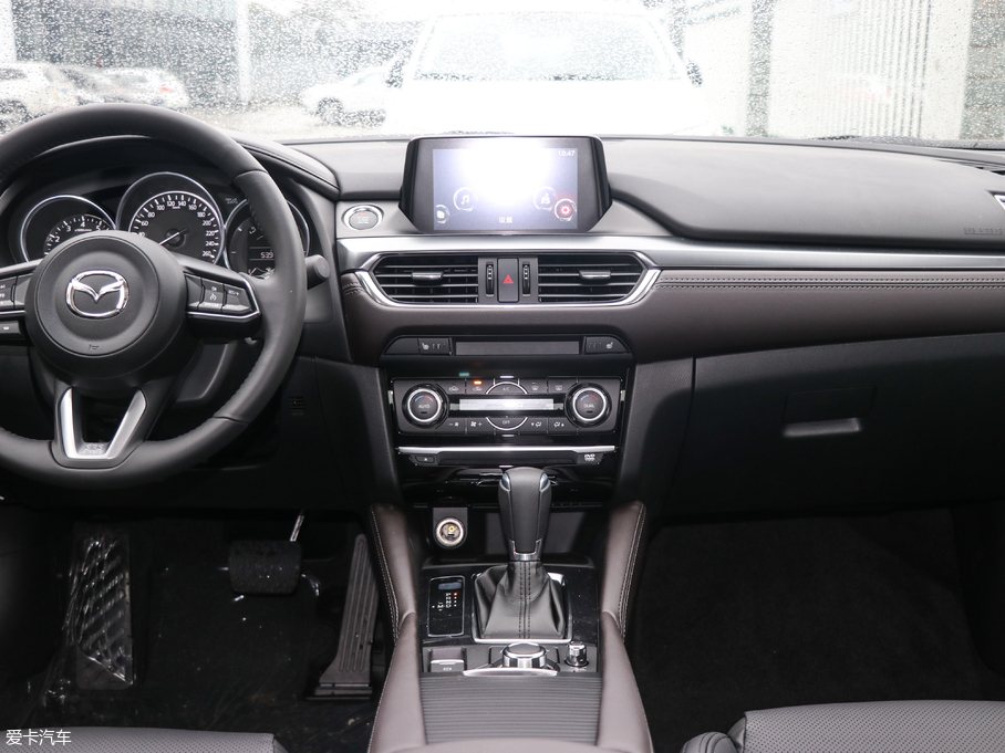 2018���Ɲ 2.0L �{(l��n)�����F��