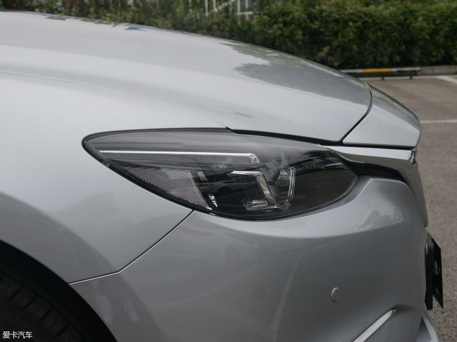 2018Ɲ 2.0L {(ln)F