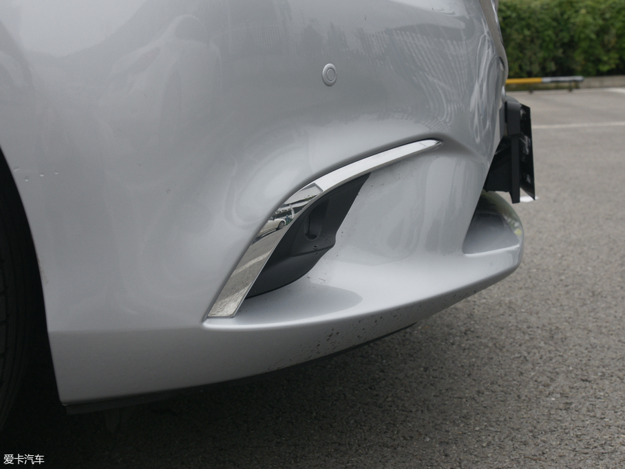 2018Ɲ 2.0L {(ln)F