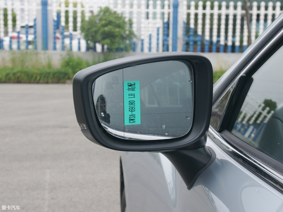 2018Ɲ 2.0L {(ln)F