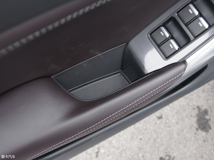 2018Ɲ 2.0L {(ln)F