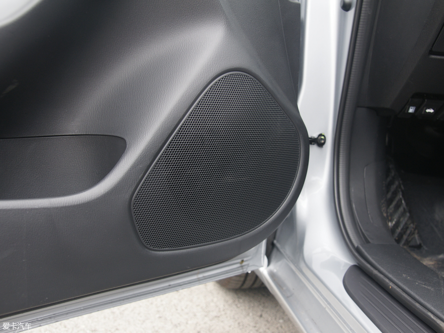 2018Ɲ 2.0L {(ln)F