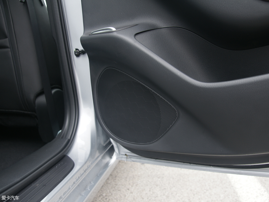 2018Ɲ 2.0L {(ln)F