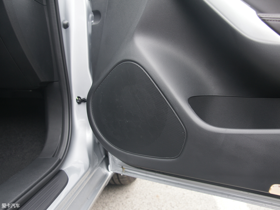 2018Ɲ 2.0L {(ln)F