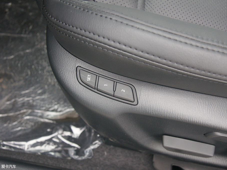 2018Ɲ 2.0L {(ln)F