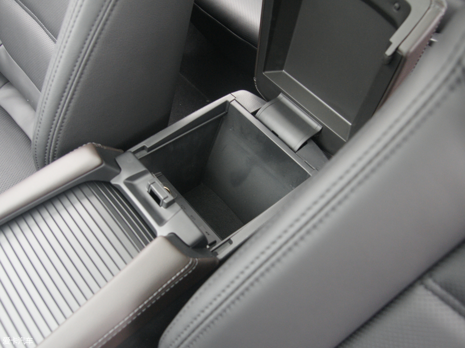 2018Ɲ 2.0L {(ln)F