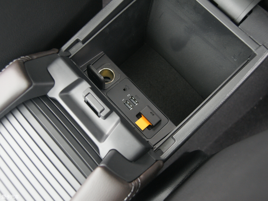 2018Ɲ 2.0L {(ln)F