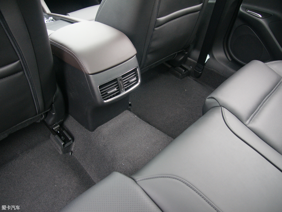 2018Ɲ 2.0L {(ln)F