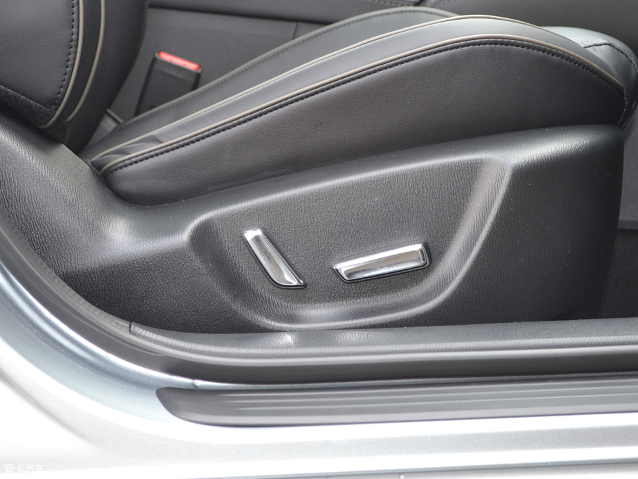 2018Ɲ 2.5L {(ln)