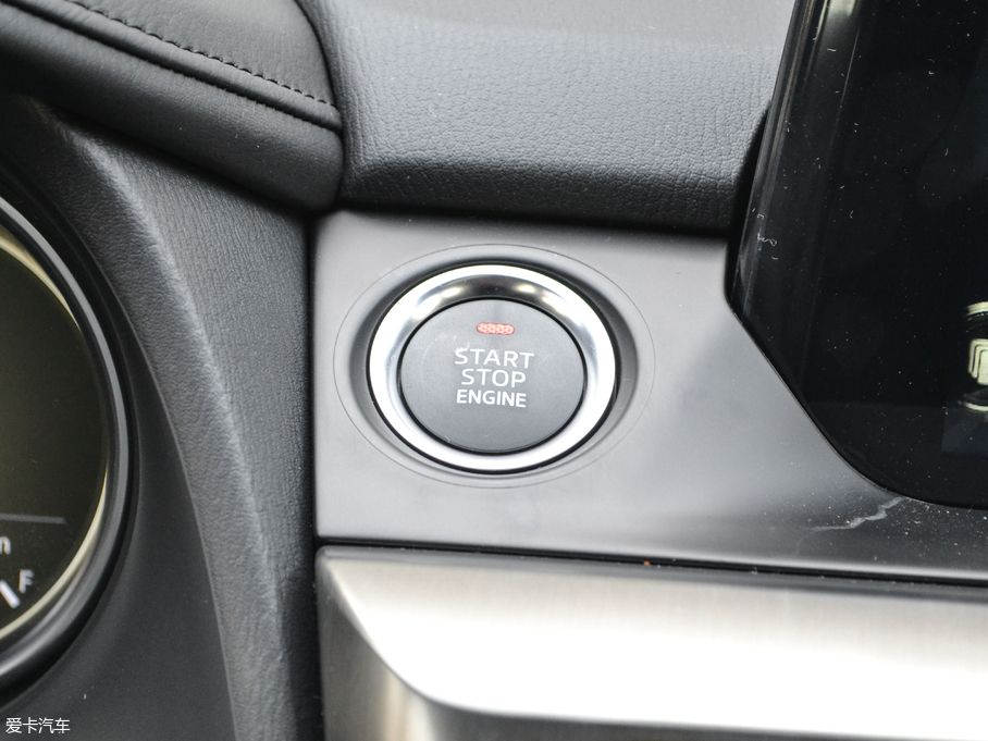 2018Ɲ 2.5L {(ln)