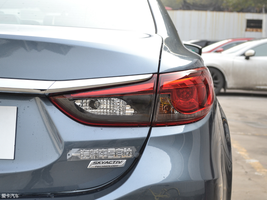 2018Ɲ 2.5L {(ln)