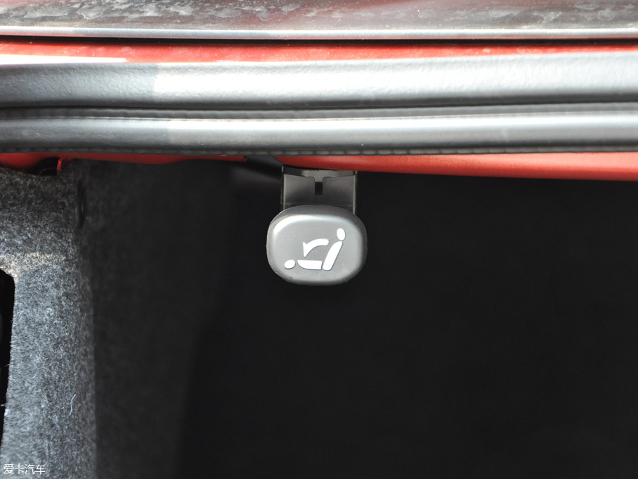 2018Ɲ 2.0L {(ln)A