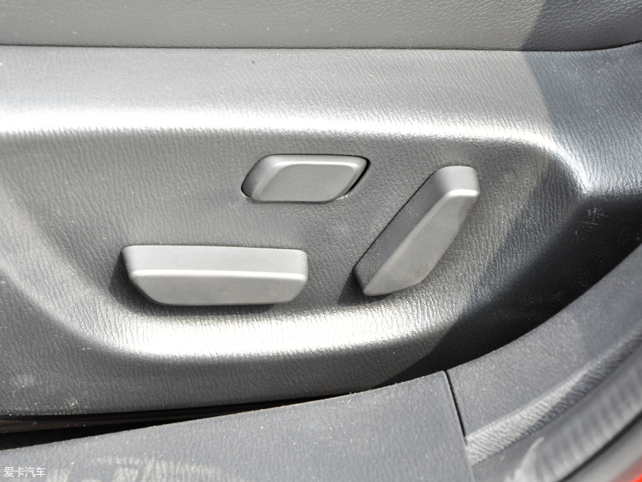 2018Ɲ 2.0L {(ln)A