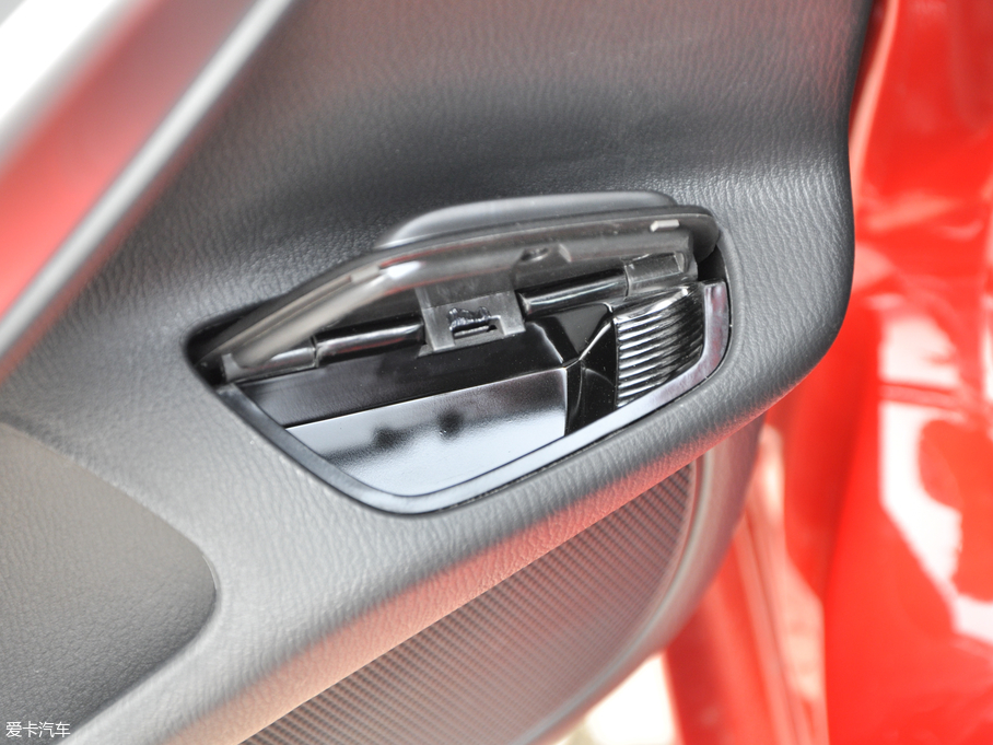 2018Ɲ 2.0L {(ln)A