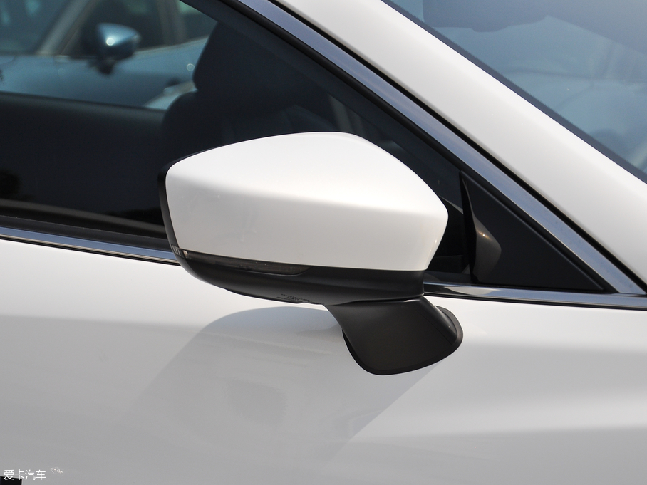 2018���Ɲ 2.5L �{�������