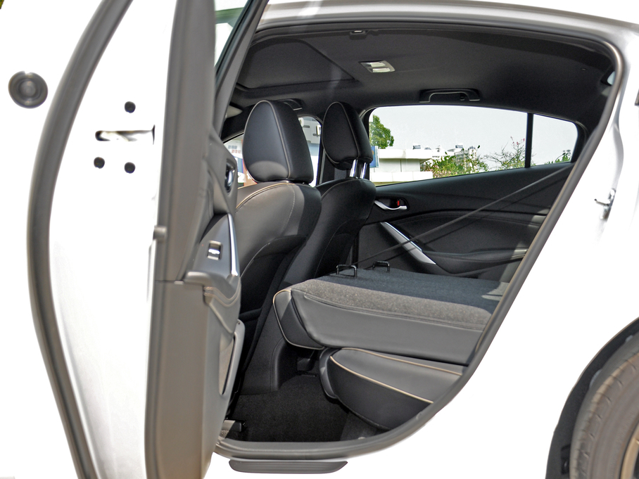 2018���Ɲ 2.5L �{(l��n)�������