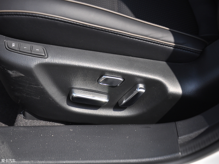 2018Ɲ 2.5L {(ln)