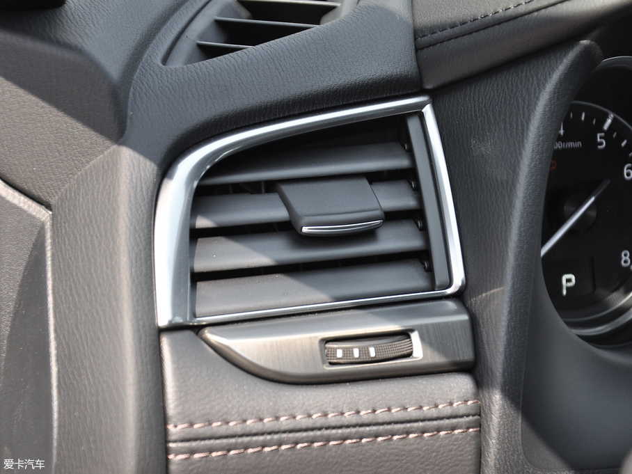 2018Ɲ 2.5L {(ln)