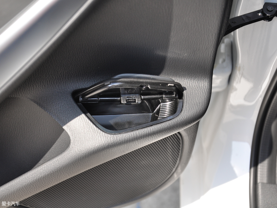 2018���Ɲ 2.5L �{�������