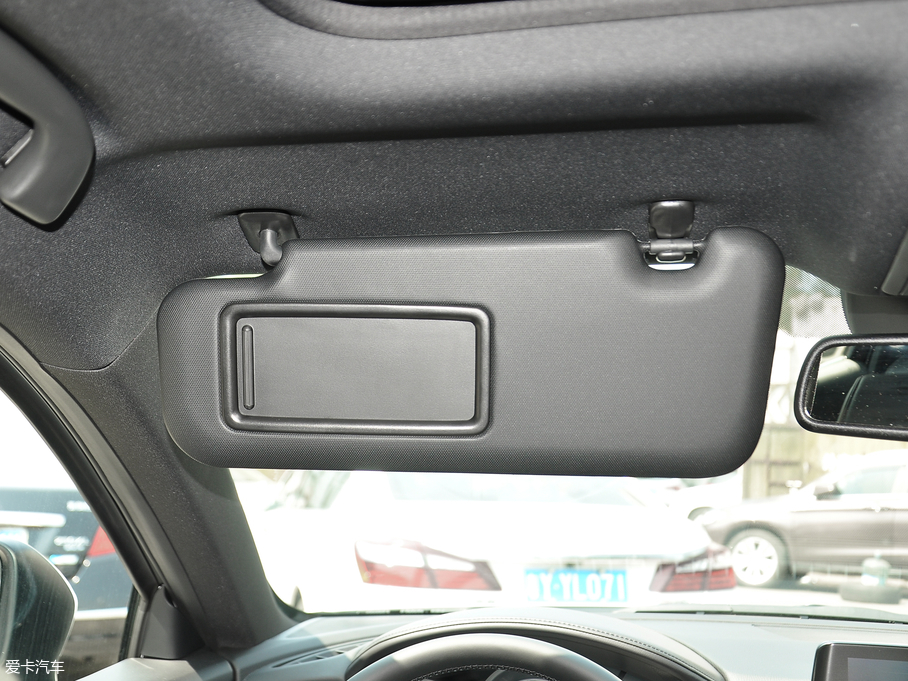 2018Ɲ 2.5L {(ln)