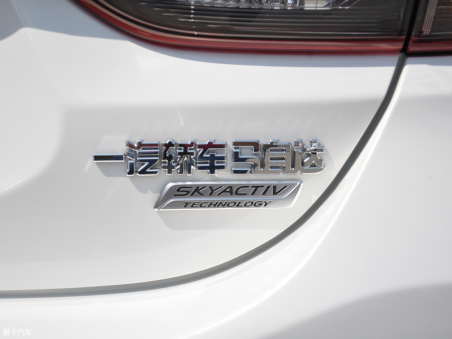 2018Ɲ 2.5L {(ln)