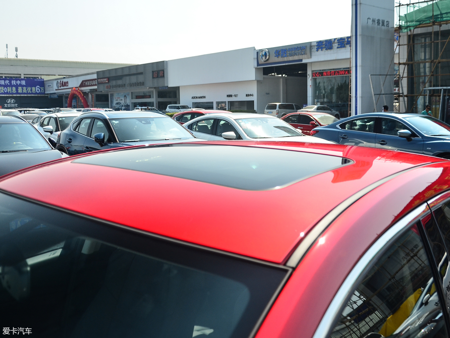 2018Ɲ 2.0L {(ln)F