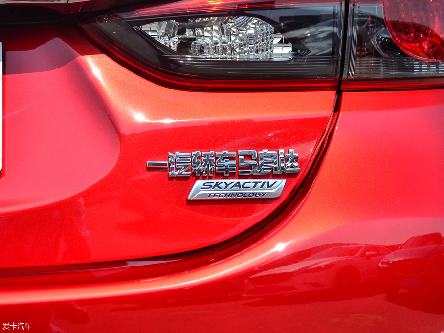 2018Ɲ 2.0L {(ln)F