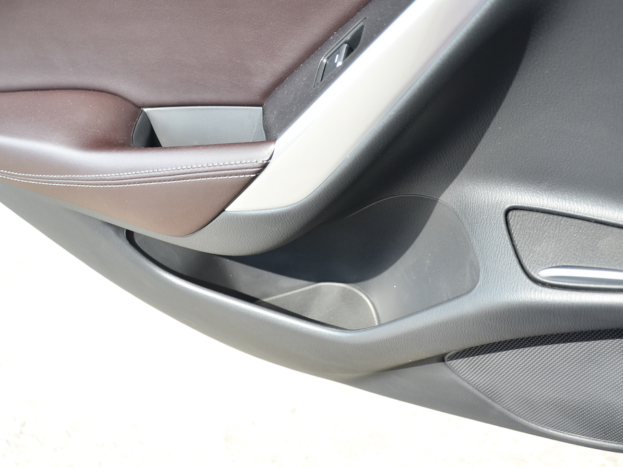 2018Ɲ 2.0L {(ln)F