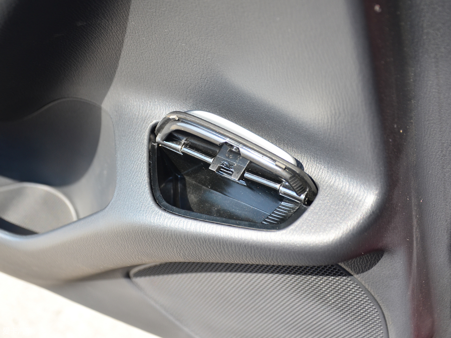 2018Ɲ 2.0L {(ln)F