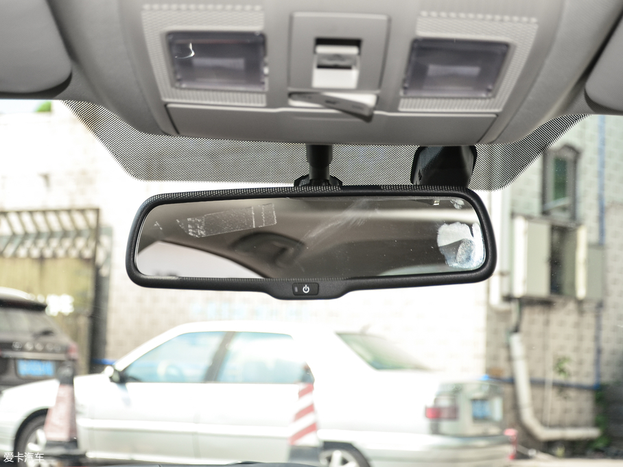 2018Ɲ 2.0L {(ln)F